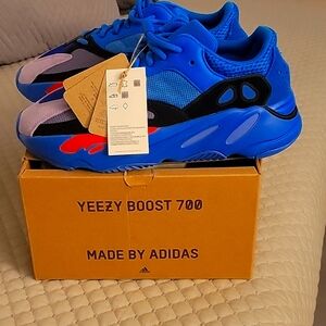 Yeezy 700 Sneakers